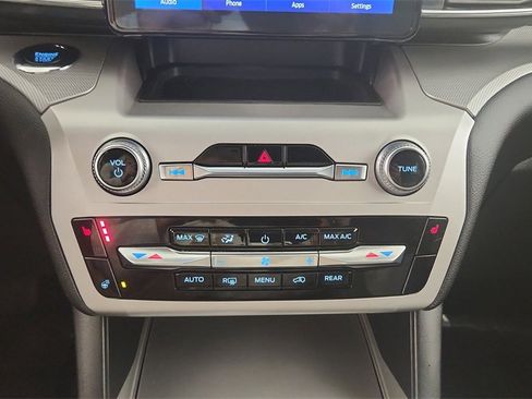 Used 2022 Ford Explorer XLT w/ Equipment Group 202A image 18