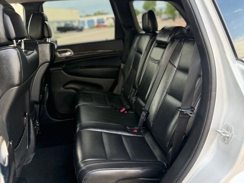 Used 2012 Jeep Grand Cherokee Laredo w/ Laredo E Group AWD/4WD image 26