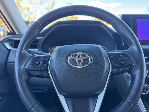 Used 2023 Toyota Venza LE image 21