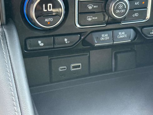 Used 2024 Chevrolet Tahoe LT RWD image 30