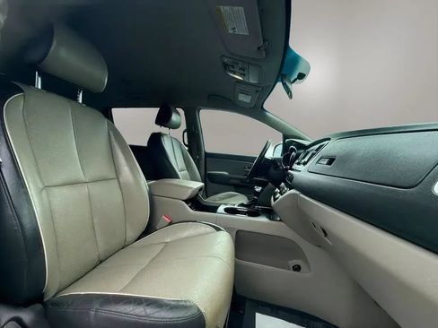 Used 2017 Kia Sedona LX w/ LX Essentials Premium Package FWD image 20