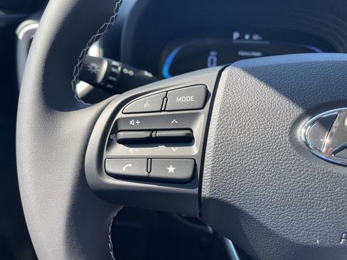 New 2025 Hyundai Venue Limited image 17