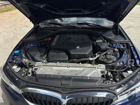 Used 2022 BMW 330i xDrive Sedan w/ Premium Package AWD/4WD image 21