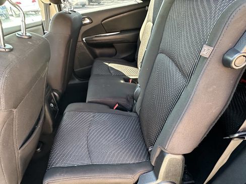 Used 2020 Dodge Journey SE FWD image 12