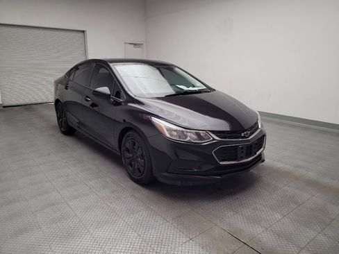 Used 2017 Chevrolet Cruze LS FWD image 13