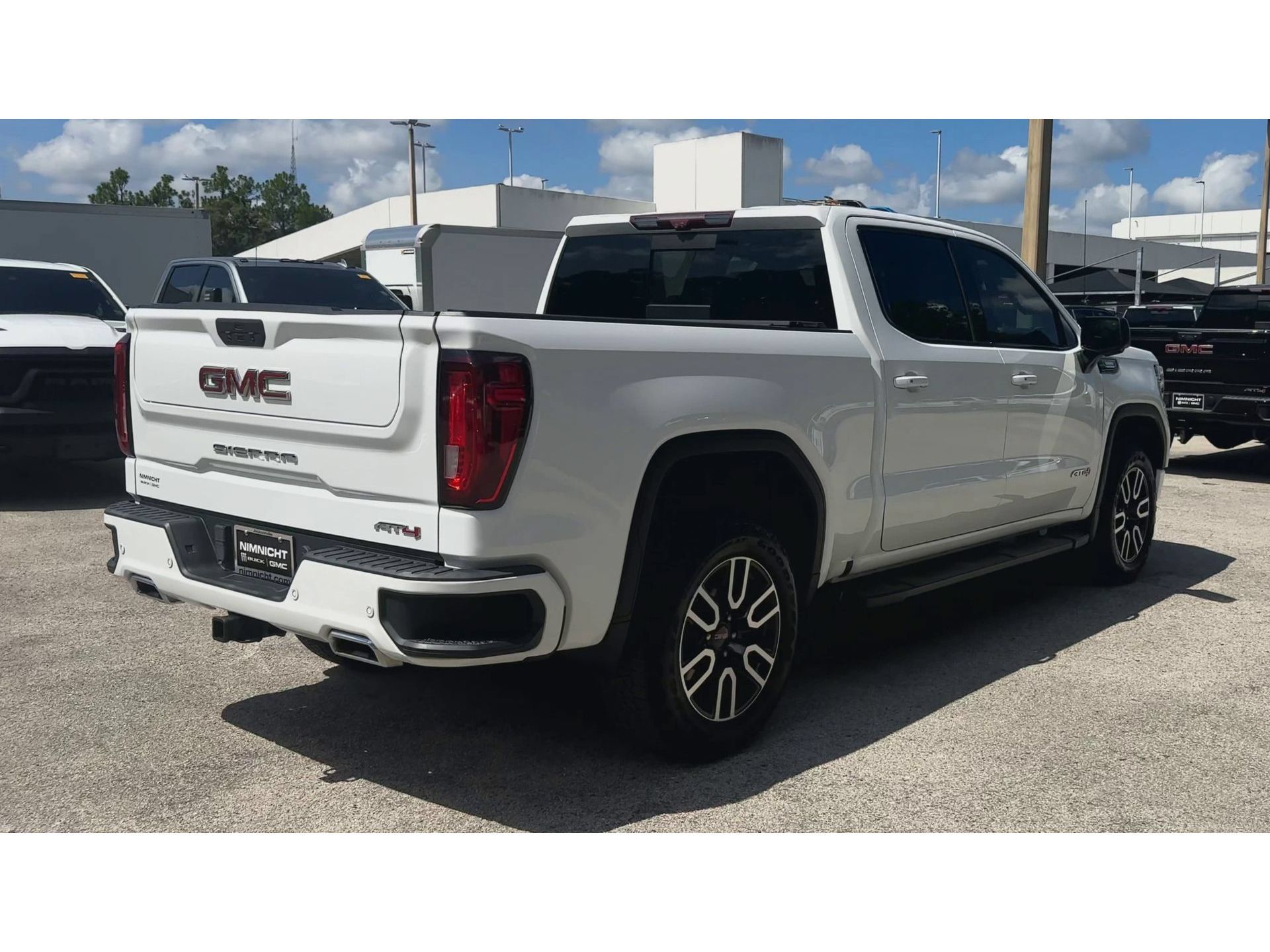 Certified 2021 GMC Sierra 1500 AT4 w/ AT4 Value Package AWD/4WD image 8