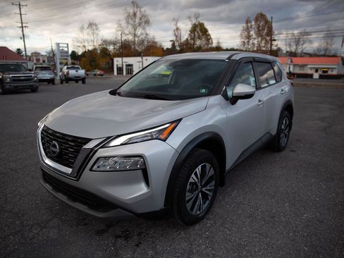 Used 2022 Nissan Rogue SV image 8