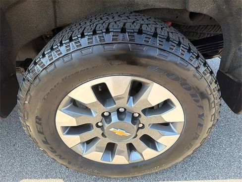 Used 2024 Chevrolet Silverado 2500 Custom w/ Custom Value Package image 19