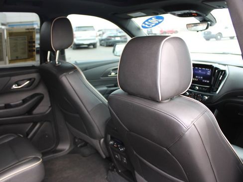 Used 2023 Chevrolet Traverse Premier AWD/4WD image 35