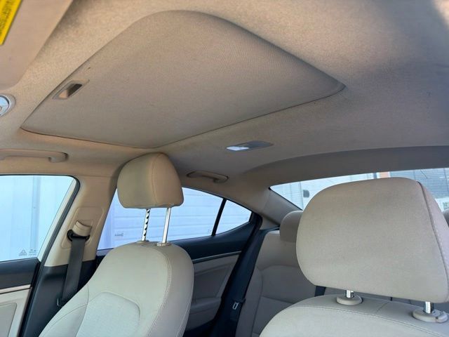Used 2017 Hyundai Elantra Value Edition FWD image 22