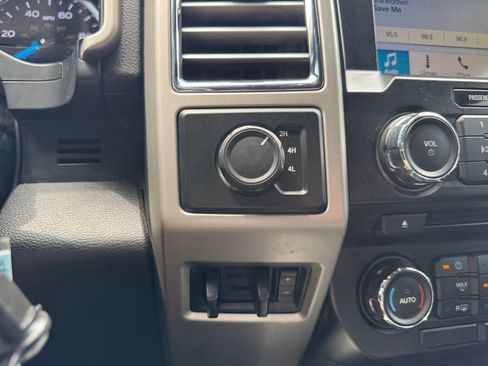 Used 2017 Ford F350 Lariat w/ Chrome Package AWD/4WD image 25