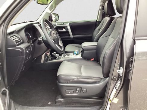 Used 2018 Toyota 4Runner SR5 Premium AWD/4WD image 9