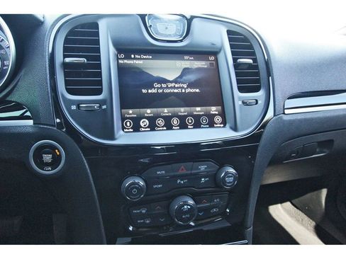 Used 2022 Chrysler 300 S image 20