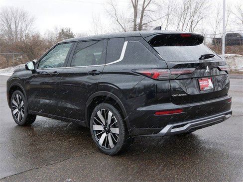 New 2026 Mitsubishi Outlander SE AWD/4WD image 2