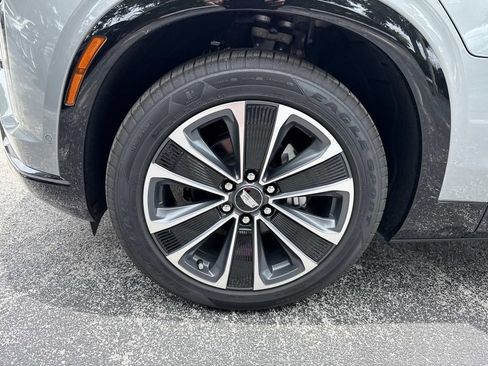 New 2026 Cadillac Vistiq Sport image 10