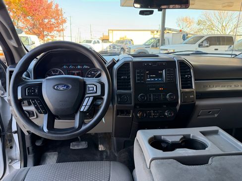 Used 2019 Ford F250 XLT w/ XLT Value Package image 24