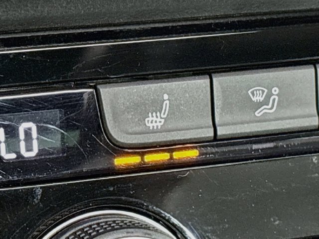 Certified 2023 Volkswagen Taos SEL AWD/4WD image 23