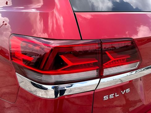 Used 2021 Volkswagen Atlas SEL Premium AWD/4WD image 30