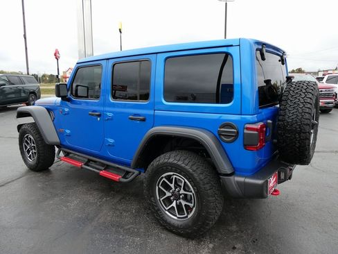 Used 2024 Jeep Wrangler Unlimited Rubicon w/ Technology Group image 7