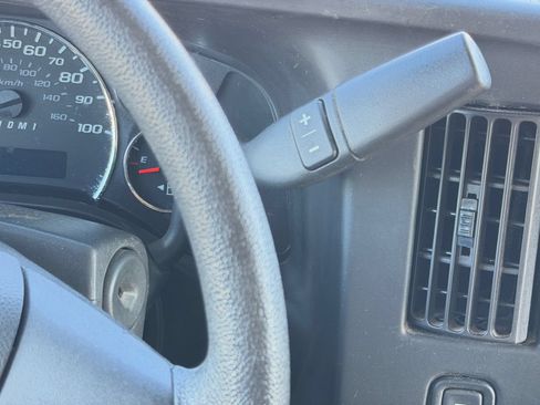 Used 2017 Chevrolet Express 2500 RWD image 27