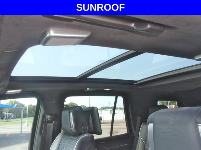 Used 2024 Cadillac Escalade Sport Platinum w/ LPO, ONYX Package AWD/4WD image 5
