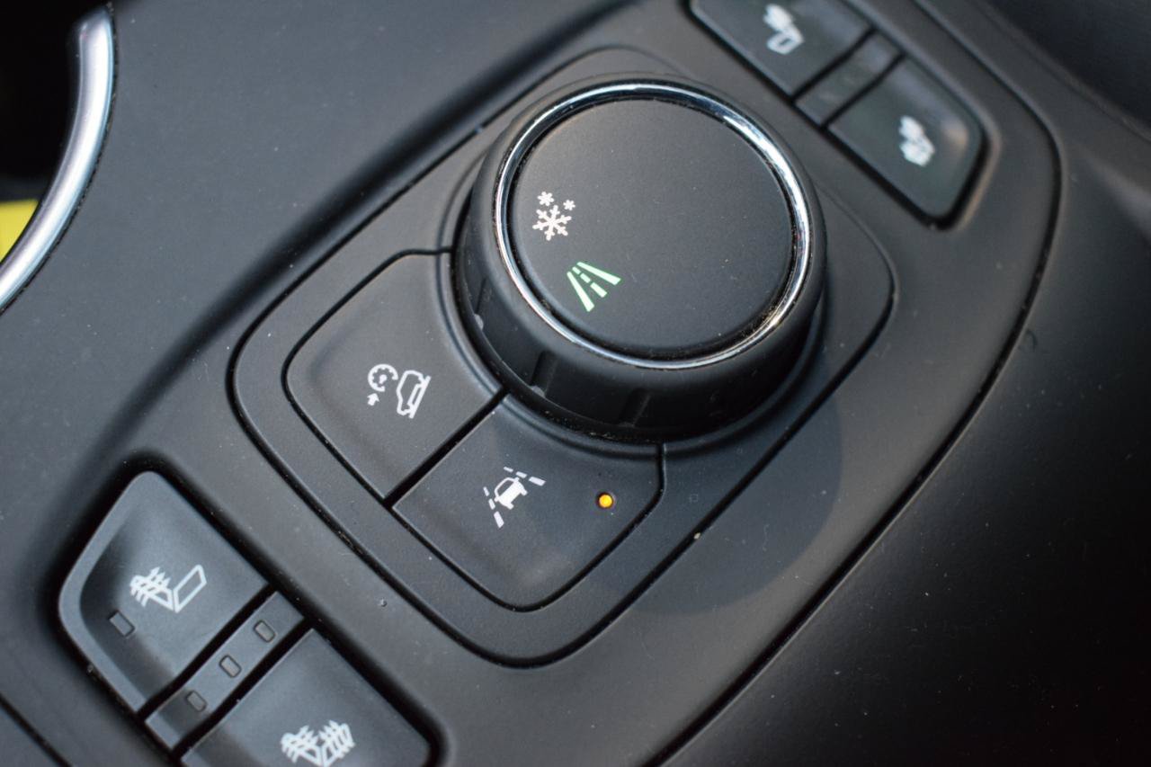 Used 2020 GMC Terrain SLT w/ Preferred Package FWD image 32