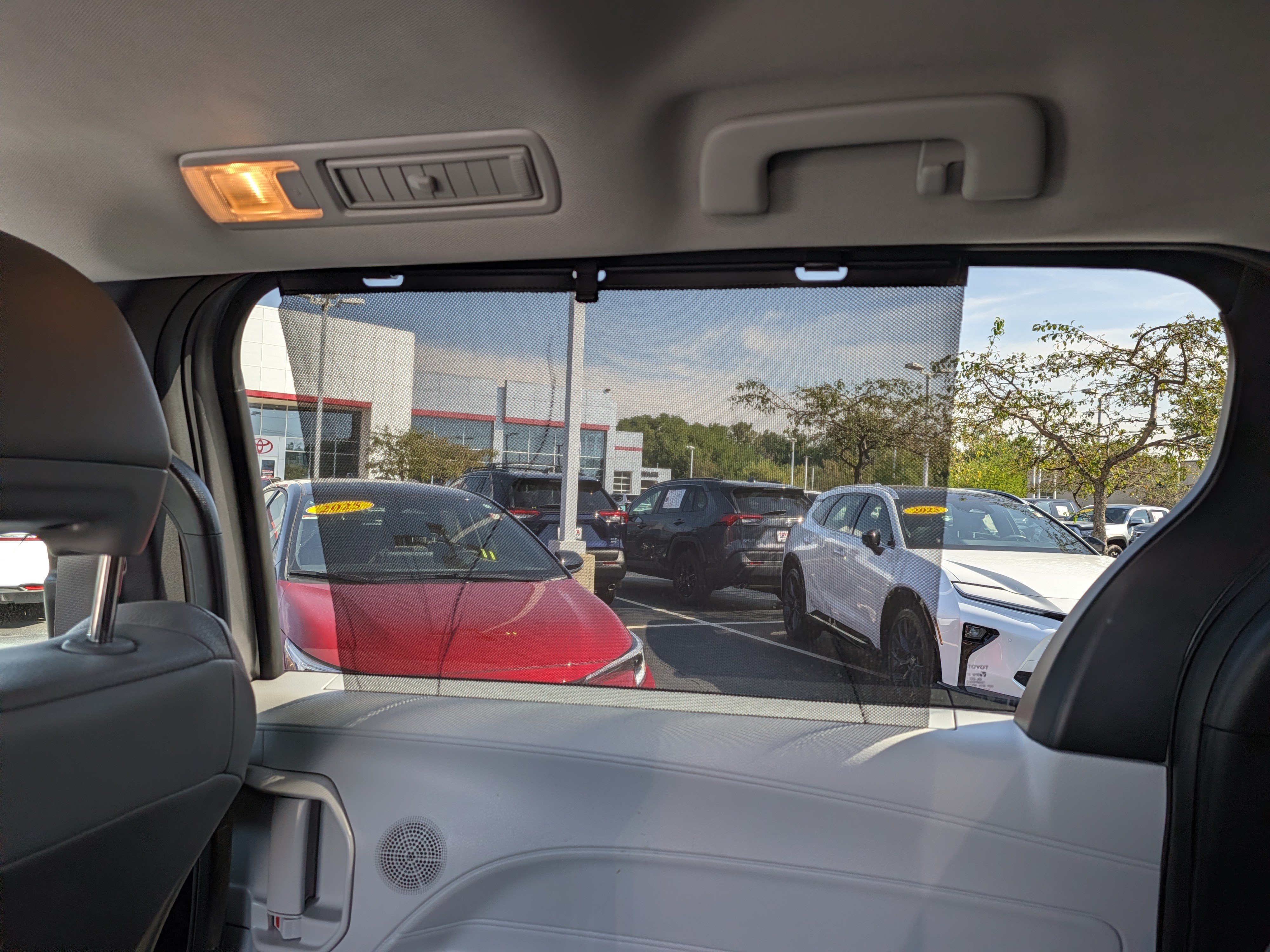 Certified 2025 Toyota Sienna XLE w/ XLE Plus Package AWD/4WD image 19