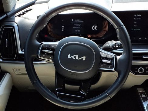 Certified 2025 Kia Sorento S image 20