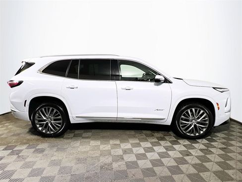 New 2026 Buick Enclave Avenir w/ Super Cruise Package image 9