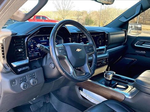 Used 2023 Chevrolet Silverado 1500 High Country w/ High Country Premium Package image 10