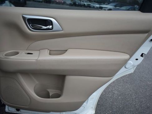 Used 2017 Nissan Pathfinder Platinum w/ Family Entertainment Package image 51