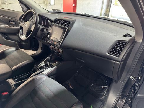Used 2024 Mitsubishi Outlander Sport SE AWD/4WD image 14