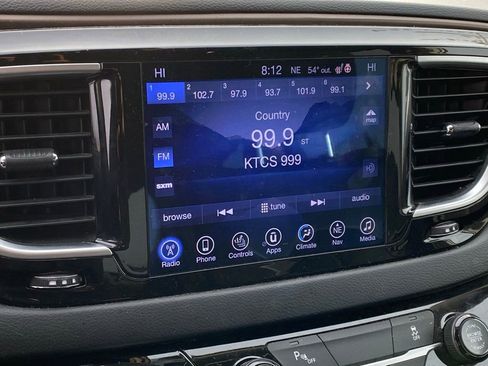 Used 2017 Chrysler Pacifica Touring-L Plus w/ Tire & Wheel Group image 15