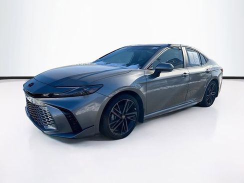 Used 2025 Toyota Camry XSE image 3