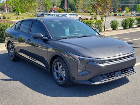 New 2026 Kia K4 LXS FWD image 3