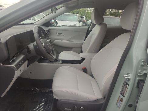 Used 2025 Hyundai Kona SEL AWD/4WD image 17