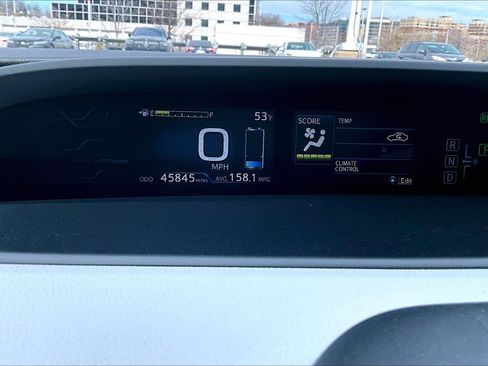 Used 2017 Toyota Prius Prime Advanced image 19