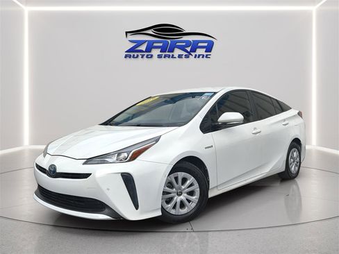 Used 2019 Toyota Prius LE w/ Carpet Mat Package FWD image 1