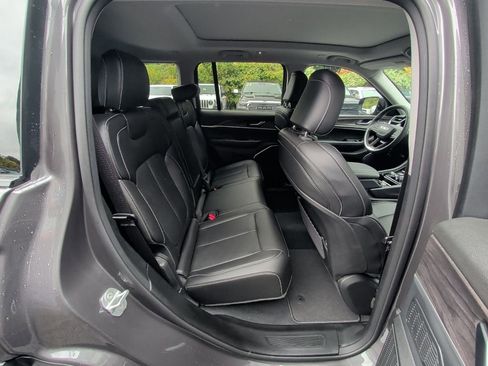 Used 2022 Jeep Grand Cherokee Limited 4xe image 19