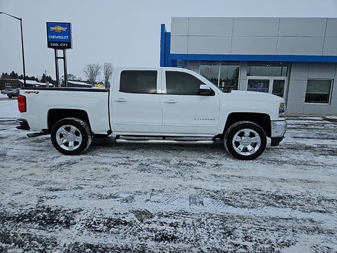 Used 2018 Chevrolet Silverado 1500 LT w/ LT Eassist Package image 2