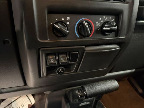 Used 2001 Jeep Wrangler Sport image 45
