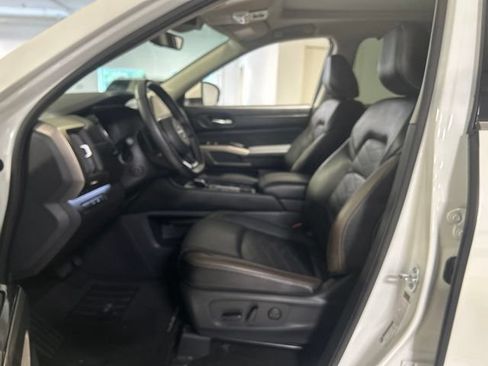Used 2024 Nissan Pathfinder Platinum AWD/4WD image 15