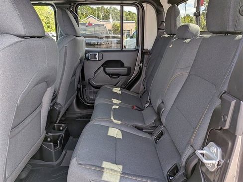 New 2025 Jeep Gladiator Sport image 14