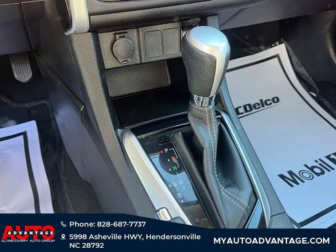 Used 2018 Toyota Corolla LE image 8