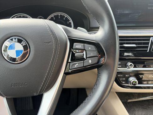Used 2018 BMW 540i w/ Premium Package image 20