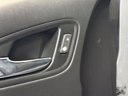 Used 2018 Chevrolet Colorado LT image 10