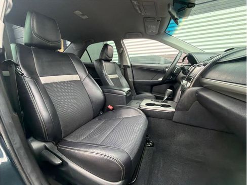 Used 2012 Toyota Camry SE image 4