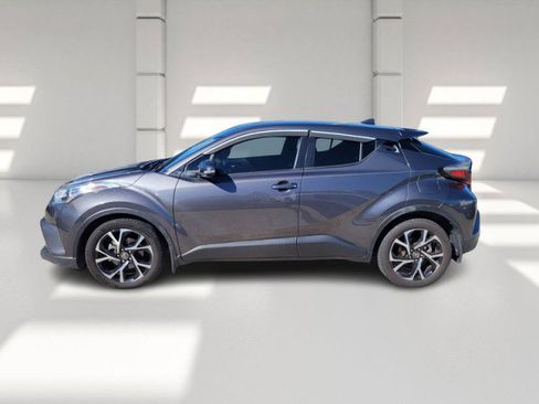Used 2018 Toyota C-HR image 4