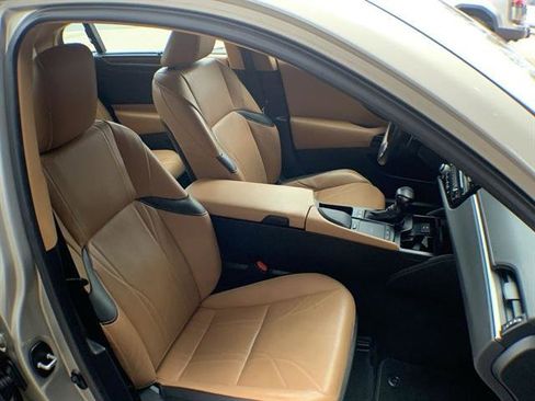 Certified 2022 Lexus ES 300h Ultra Luxury w/ Accessory Package 2 image 25