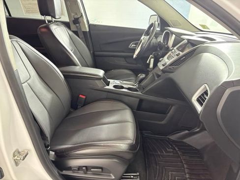 Used 2017 Chevrolet Equinox Premier w/ Enhanced Convenience Package AWD/4WD image 25
